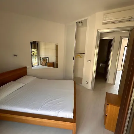 Detached That Sleeps 8 Soverato Marina